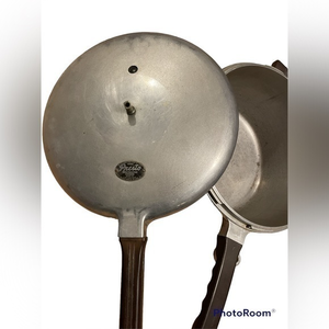 Presto‎ pressure cooker